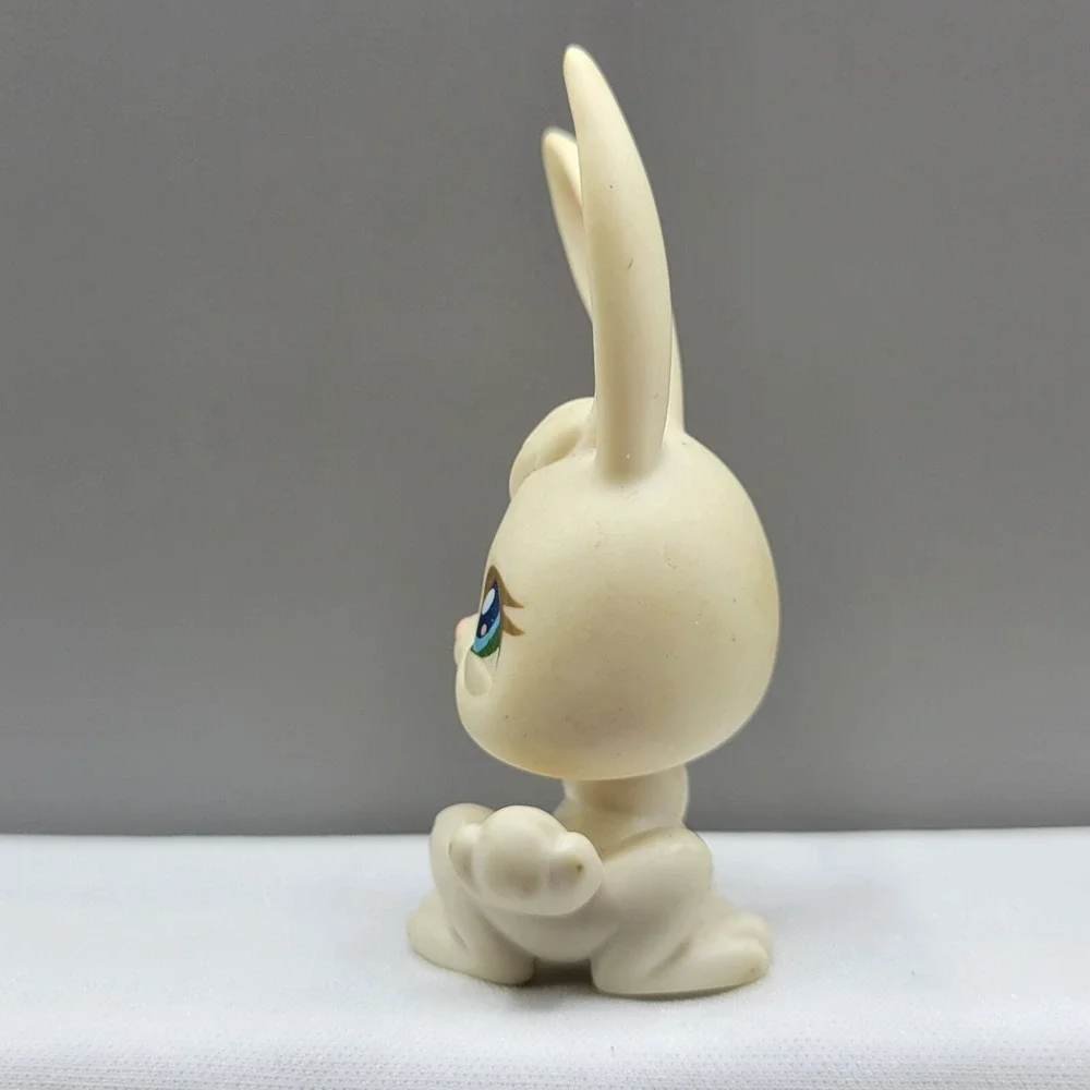 Littlest Pet Shop LPS #3 White Rabbit Bunny Blue Eyes Hasbro Figure